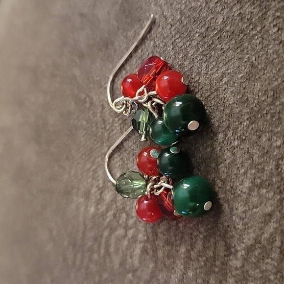 5/$25 RED Green Christmas Holiday Beaded Cluster Dangle Hook Earrings - Picture 3 of 5